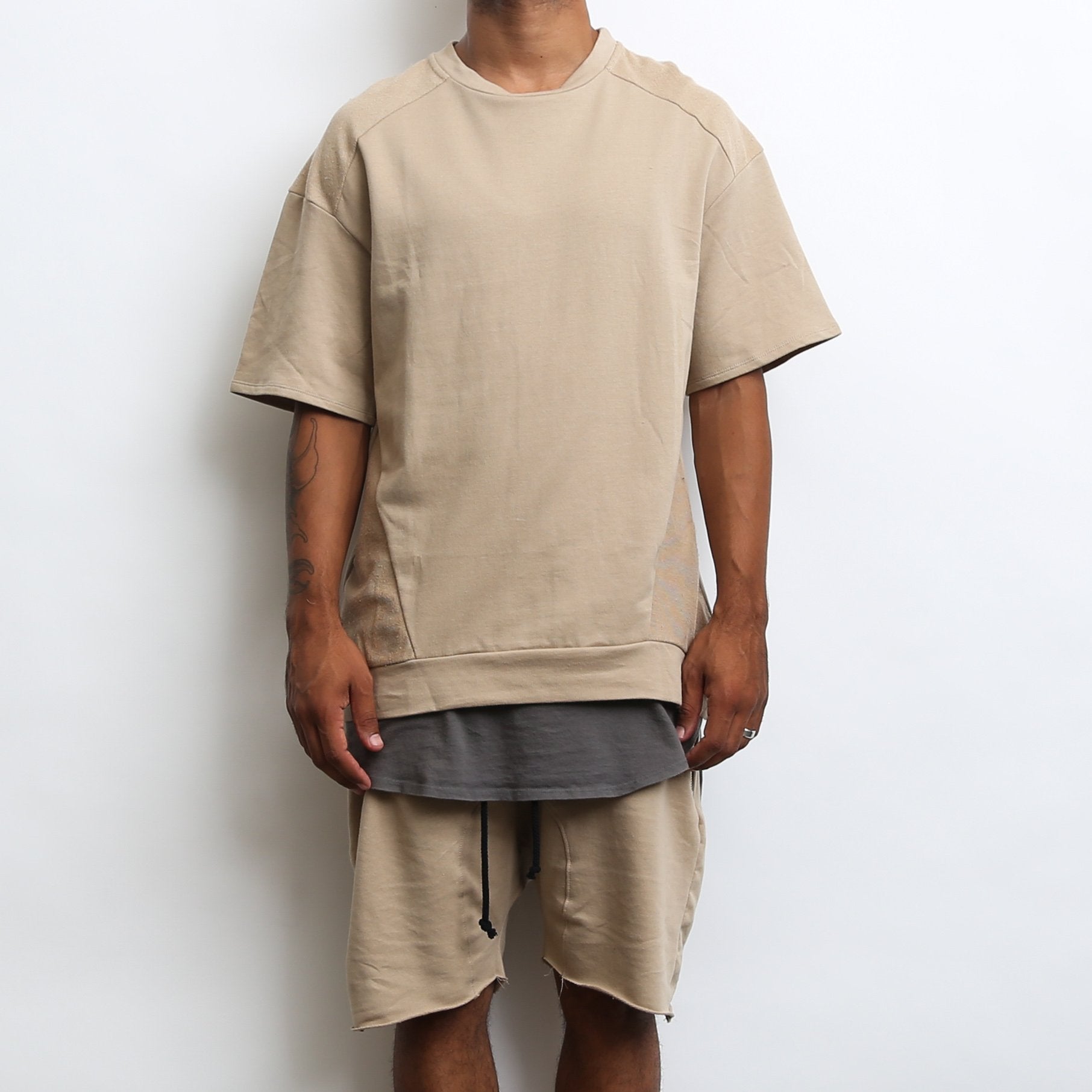 REVERSE FRENCH TERRY TEE- KHAKI